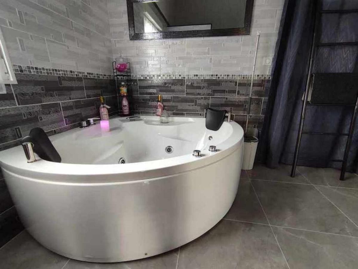 Le Cosy Occitan Villa Chaleureuse Independante Baignoire Terrasse Jardin Carcassonne Ngoại thất bức ảnh